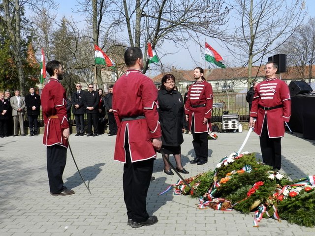 2017. március 15. 74